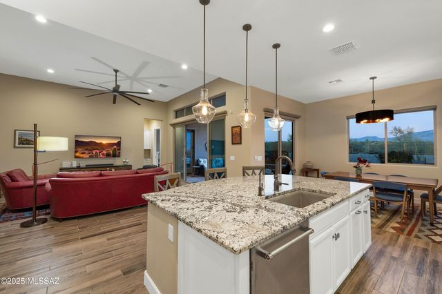 13320 N Cape Marigold Drive, Oro Valley, AZ 85755