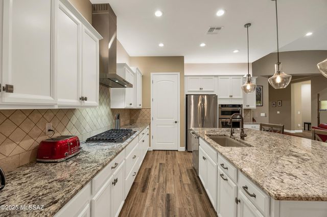 13320 N Cape Marigold Drive, Oro Valley, AZ 85755