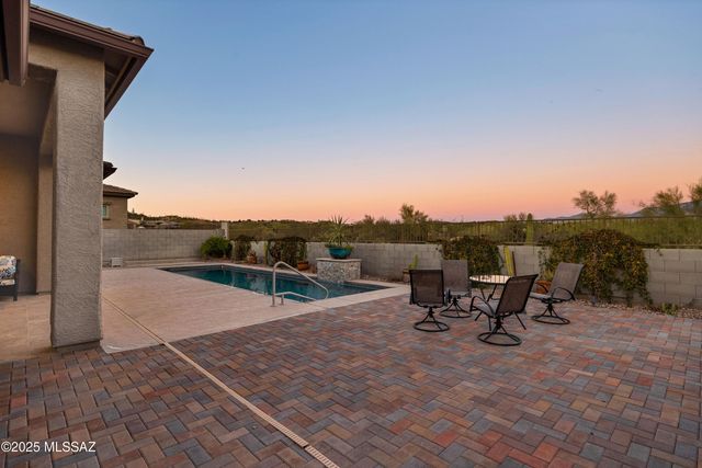 13320 N Cape Marigold Drive, Oro Valley, AZ 85755