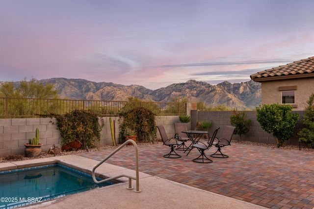 13320 N Cape Marigold Drive, Oro Valley, AZ 85755