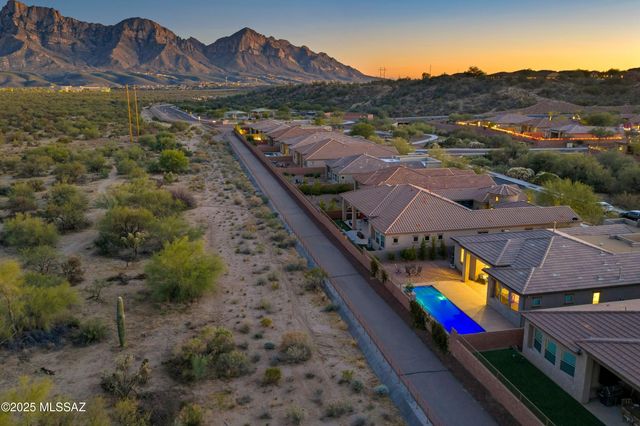 13320 N Cape Marigold Drive, Oro Valley, AZ 85755