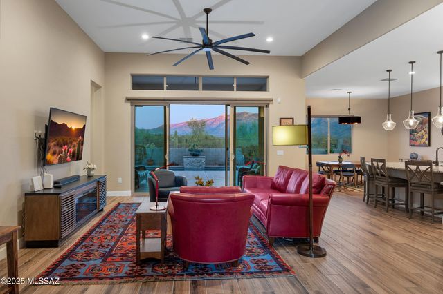 13320 N Cape Marigold Drive, Oro Valley, AZ 85755