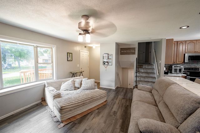 5157 Walnut Drive, Pleasant Hill, IA 50327