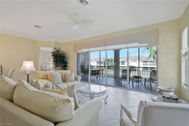 5025 Blauvelt WAY # 202, Naples, FL 34105