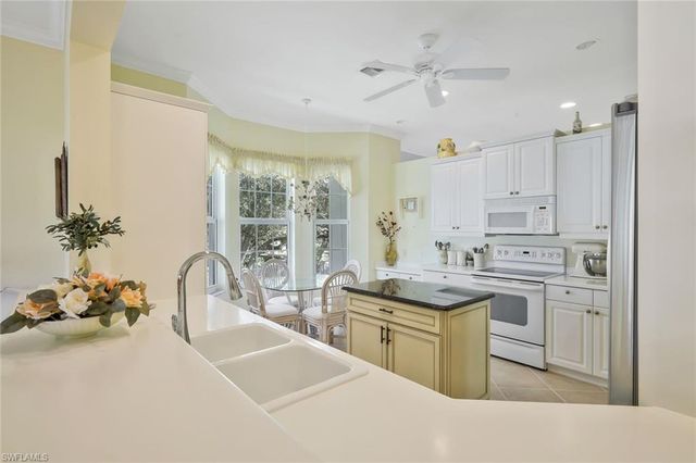 5025 Blauvelt WAY # 202, Naples, FL 34105