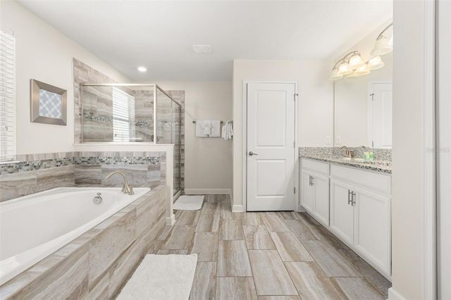 9044 SAND TRAP DRIVE, Davenport, FL 33896