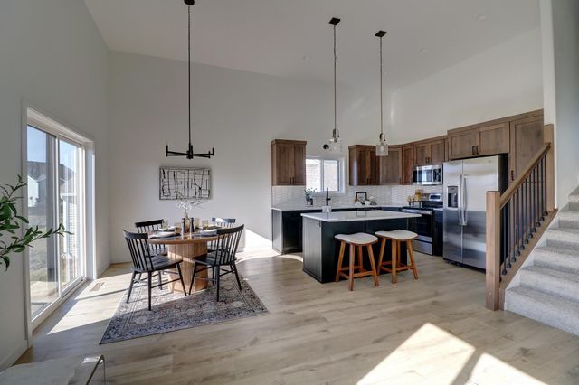 2328 42nd Avenue S, Moorhead, MN 56560