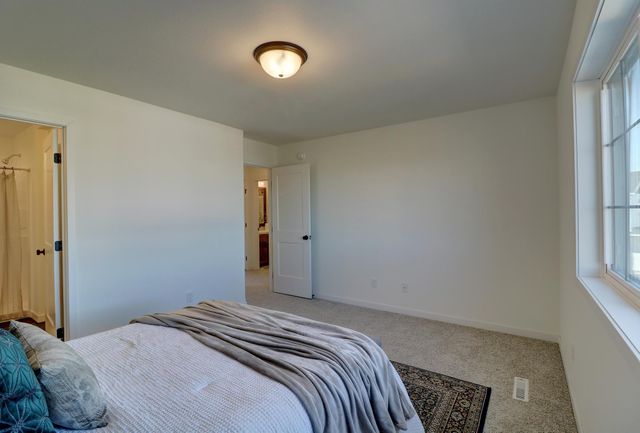 2328 42nd Avenue S, Moorhead, MN 56560