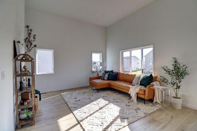 2328 42nd Avenue S, Moorhead, MN 56560