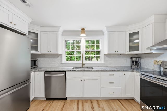 182 Vernon Street West, Manchester, CT 06042