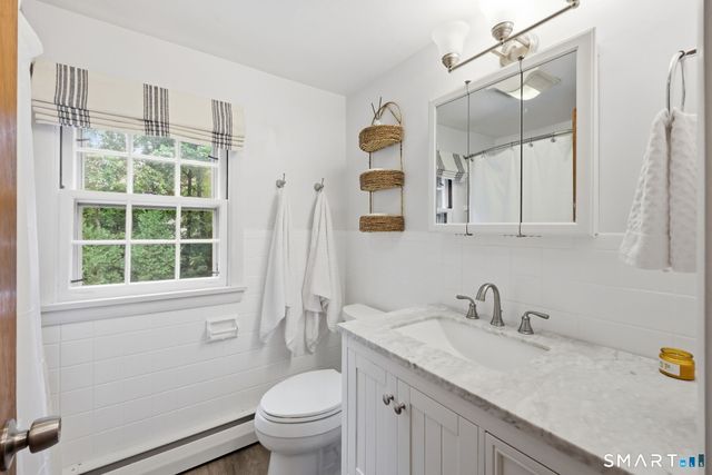 182 Vernon Street West, Manchester, CT 06042