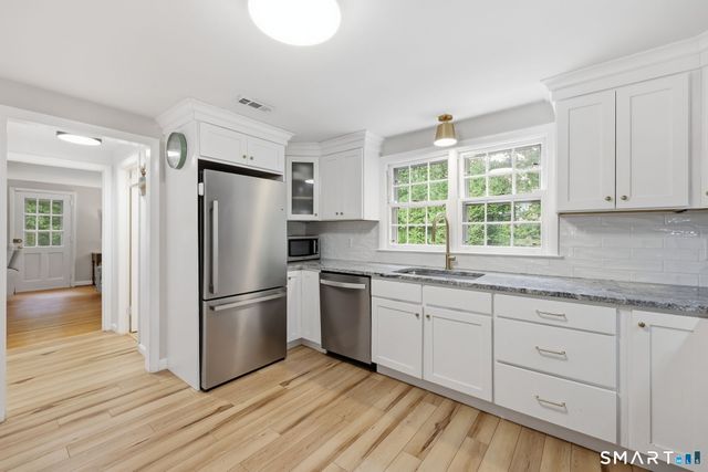 182 Vernon Street West, Manchester, CT 06042