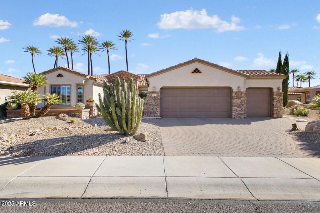 20017 N CORONADO RIDGE Drive, Surprise, AZ 85387