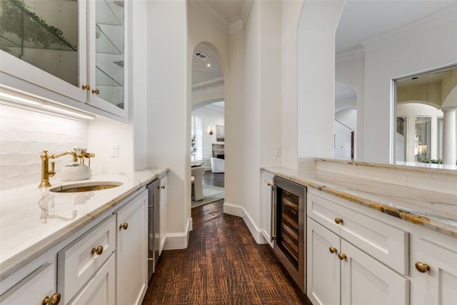 14828 Bellbrook Drive, Addison, TX 75254