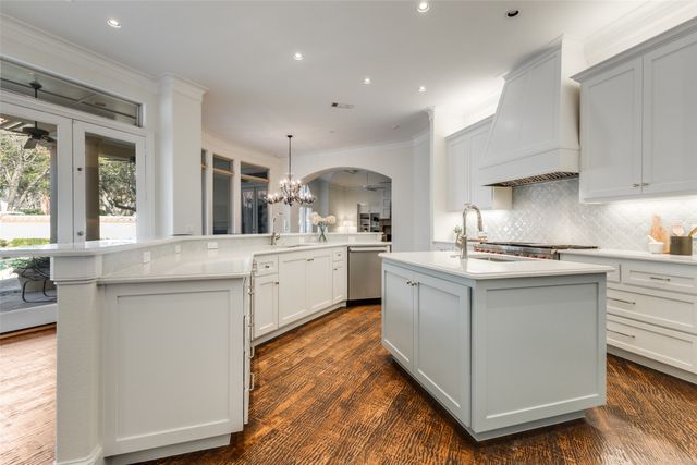 14828 Bellbrook Drive, Addison, TX 75254