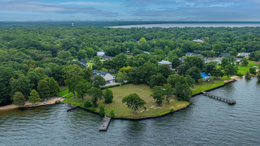 112 Chapel Hill Drive, Bonneau, SC 29431