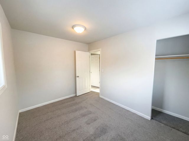 217 Crestwood Drive, New Whiteland, IN 46184