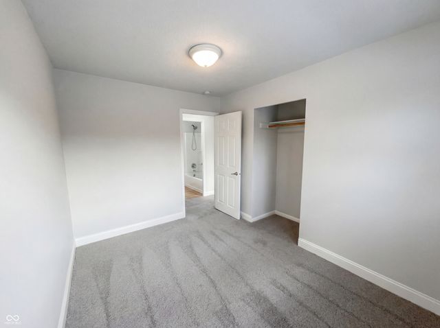 217 Crestwood Drive, New Whiteland, IN 46184