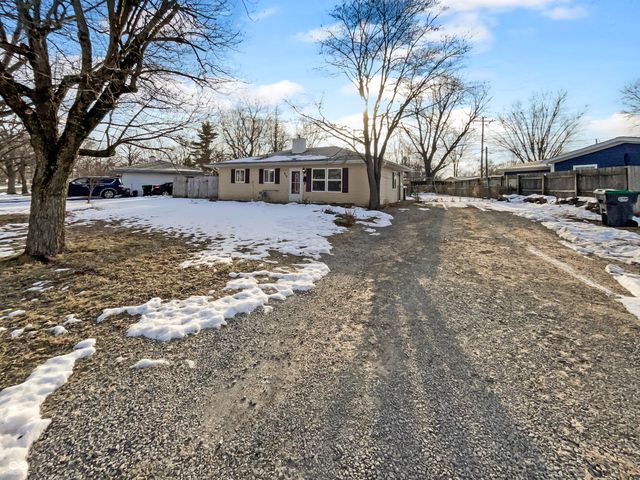 217 Crestwood Drive, New Whiteland, IN 46184