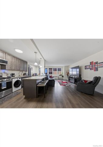 825 Morrison Avenue 8C, Bronx, NY 10473