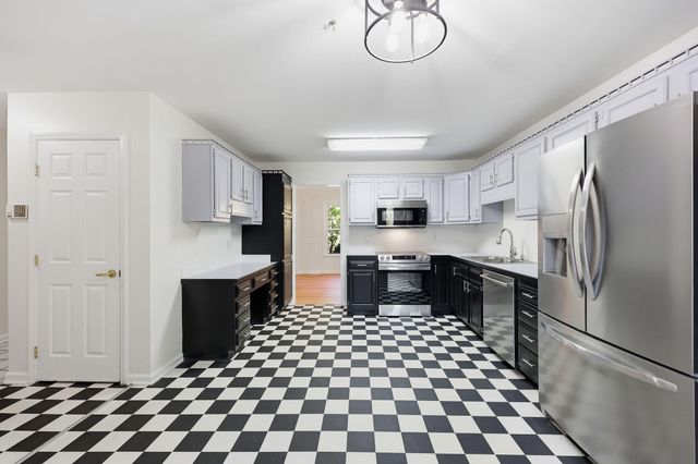 1140 Parklawn Drive, Lexington, KY 40517