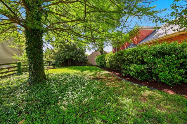1140 Parklawn Drive, Lexington, KY 40517