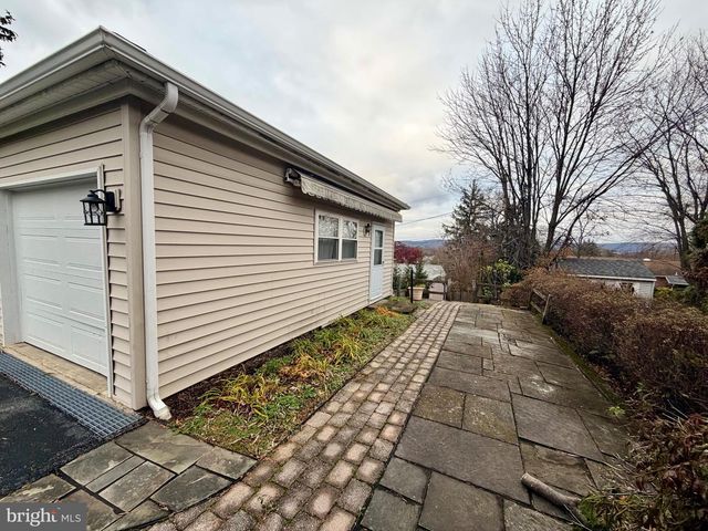 2475 WHARTON RD, York, PA 17402