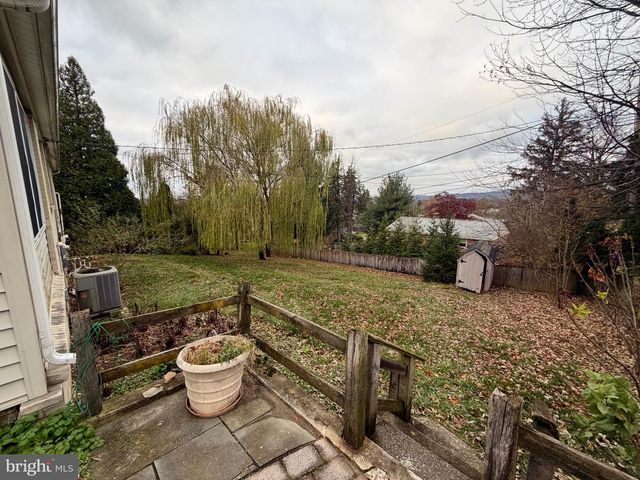 2475 WHARTON RD, York, PA 17402