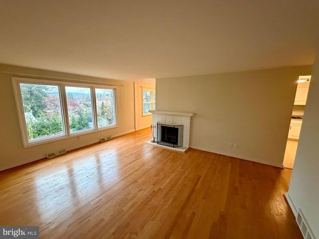 2475 WHARTON RD, York, PA 17402