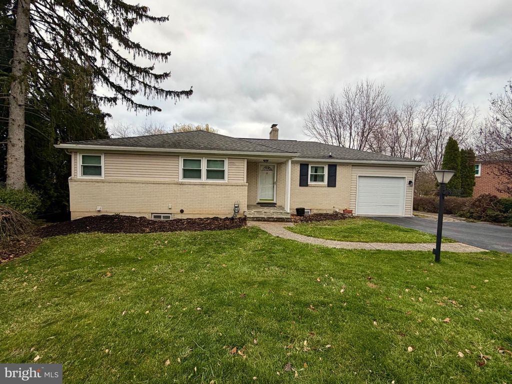 2475 WHARTON RD, York, PA 17402