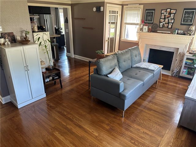 76 Poplar Drive, Cranston, RI 02920
