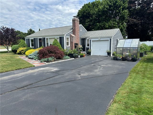 76 Poplar Drive, Cranston, RI 02920