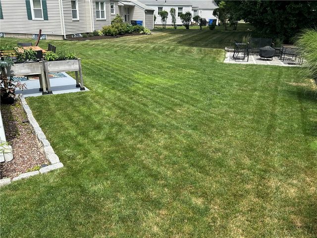 76 Poplar Drive, Cranston, RI 02920