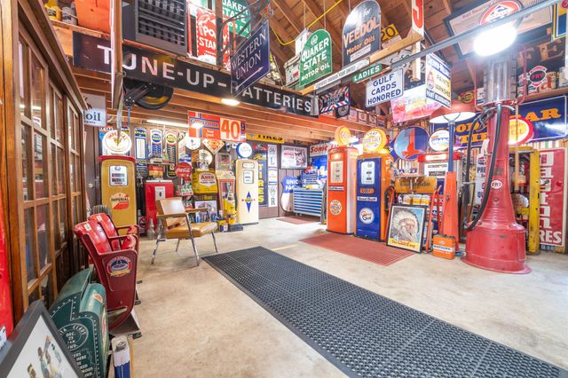 8833 EATONWICK DR, Cordova, TN 38016