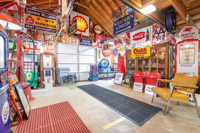 8833 EATONWICK DR, Cordova, TN 38016