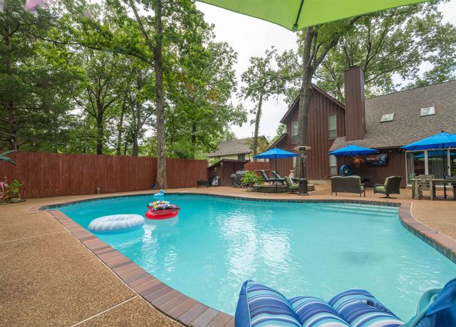 8833 EATONWICK DR, Cordova, TN 38016