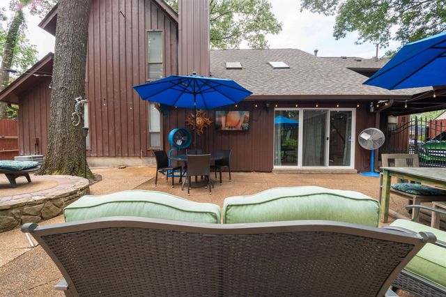 8833 EATONWICK DR, Cordova, TN 38016