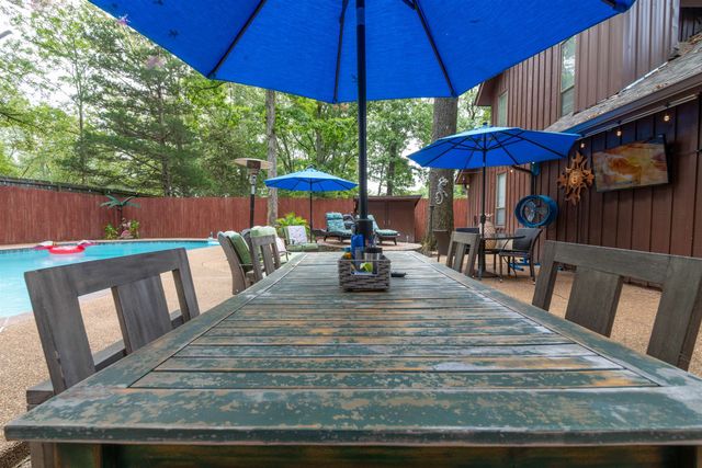 8833 EATONWICK DR, Cordova, TN 38016