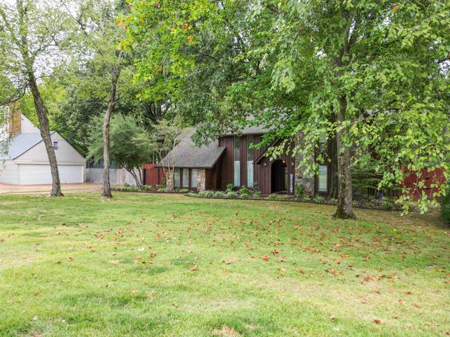 8833 EATONWICK DR, Cordova, TN 38016