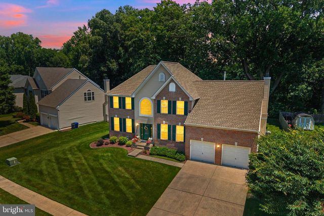 51 CREEKWOOD DR, Bordentown, NJ 08505