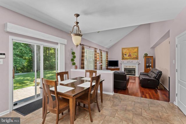 51 CREEKWOOD DR, Bordentown, NJ 08505