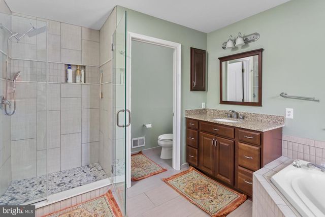 51 CREEKWOOD DR, Bordentown, NJ 08505