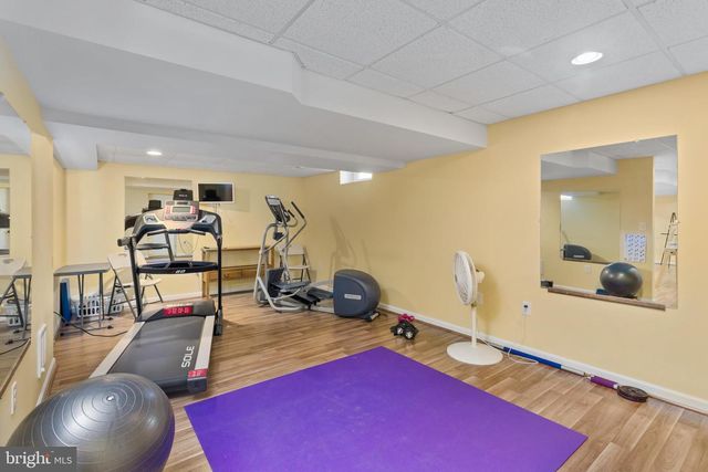 51 CREEKWOOD DR, Bordentown, NJ 08505