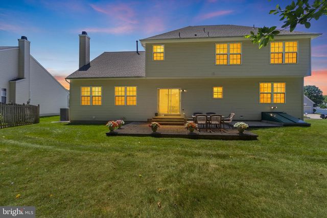 51 CREEKWOOD DR, Bordentown, NJ 08505