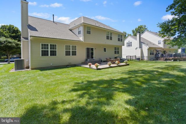 51 CREEKWOOD DR, Bordentown, NJ 08505