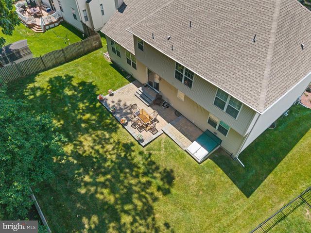 51 CREEKWOOD DR, Bordentown, NJ 08505