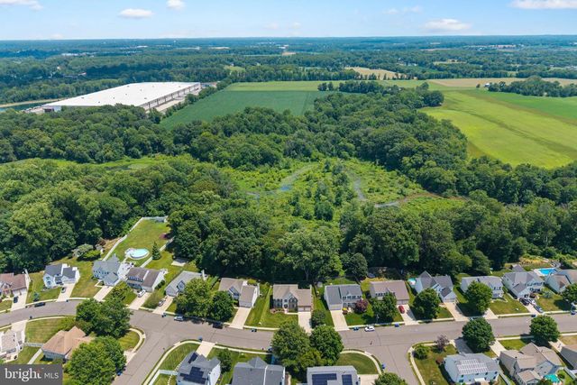 51 CREEKWOOD DR, Bordentown, NJ 08505