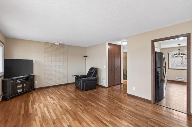 7023 146th Street Court, Apple Valley, MN 55124