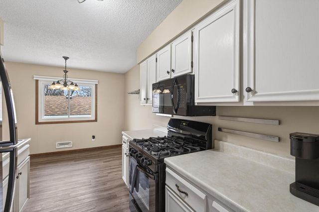 7023 146th Street Court, Apple Valley, MN 55124