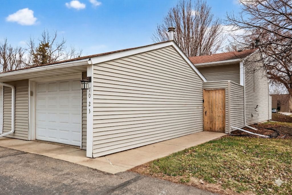 7023 146th Street Court, Apple Valley, MN 55124